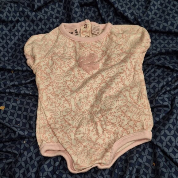 rocawear onesie 6-9 months - Picture 3 of 10